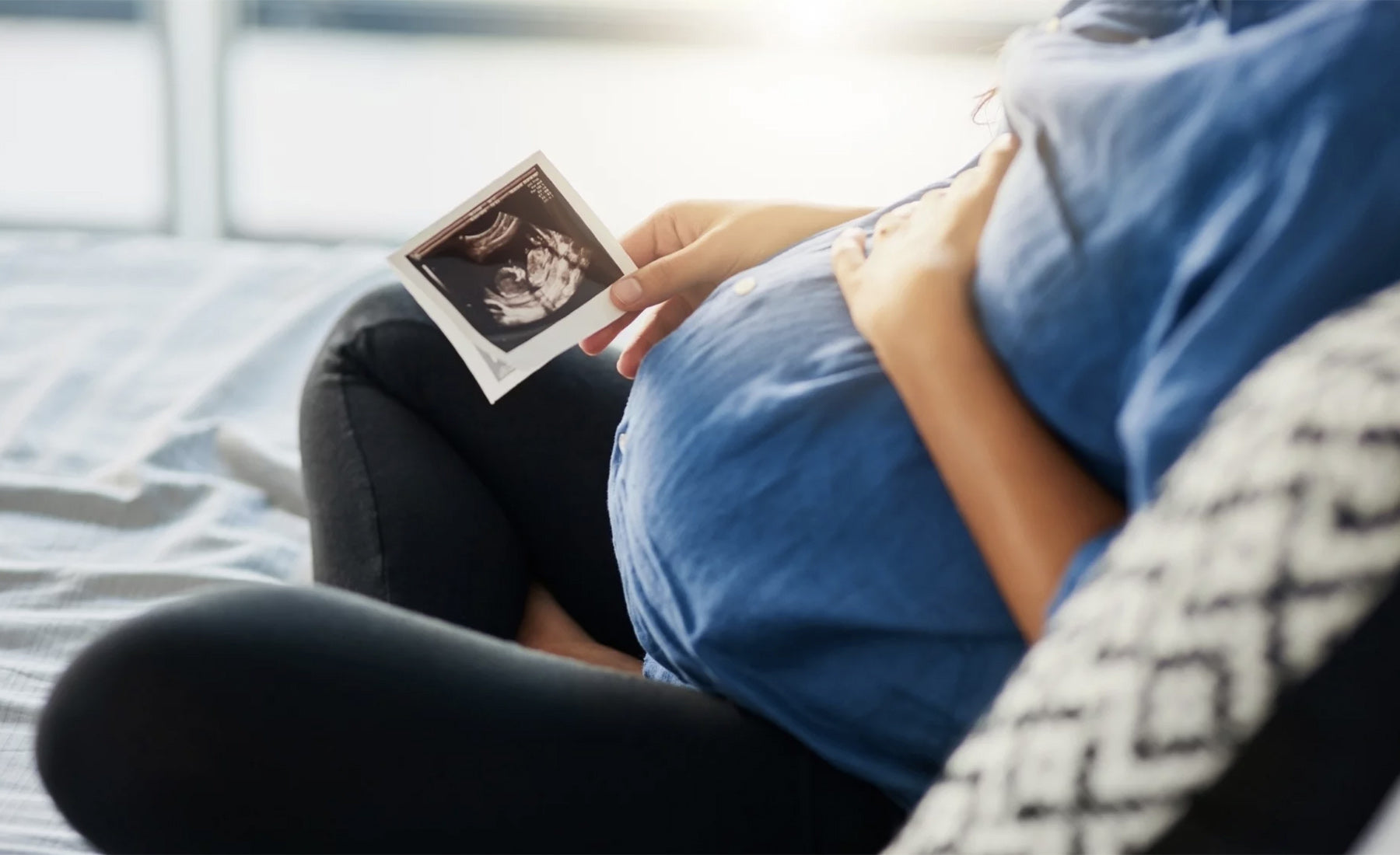 Mon bébé a le hoquet dans l'utérus : Est-ce normal ?