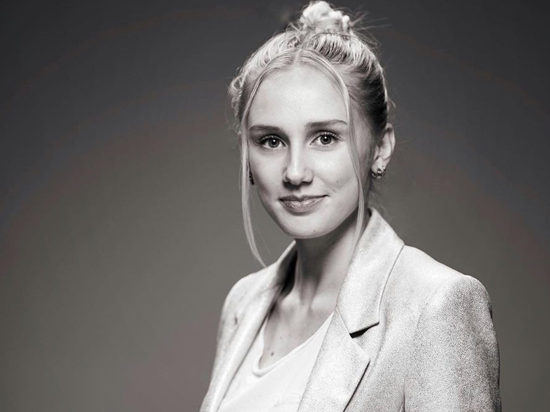 Interview Caroline Siavy, cheffe de rubrique beauté à ELLE.fr