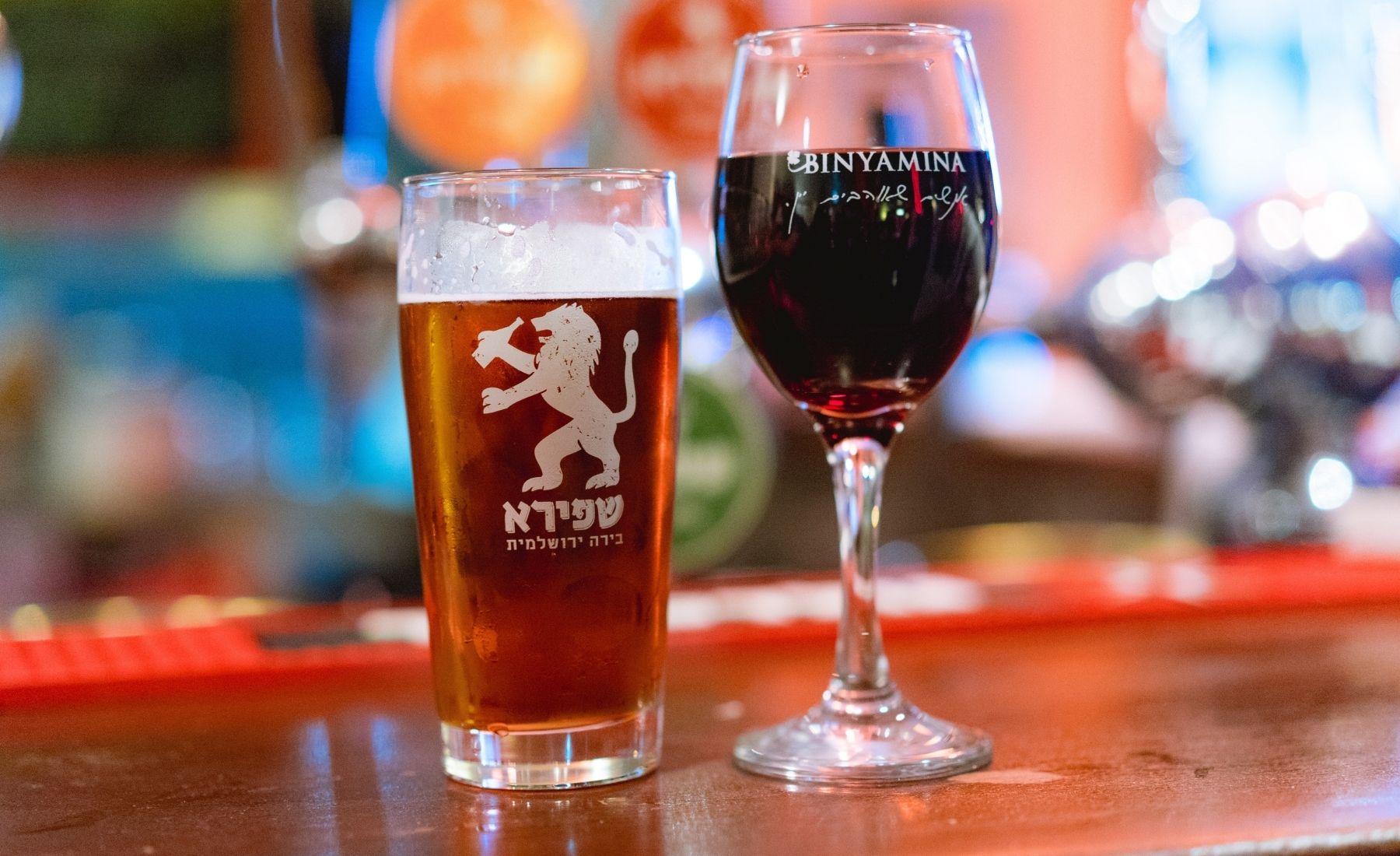 Le vin avant la bière ? La bière avant le vin ? Dans les deux cas, vous aurez la gueule de bois