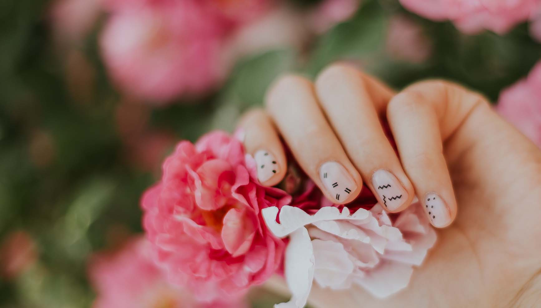 Les 8 vitamines et nutriments les plus importants pour des ongles sains et forts
