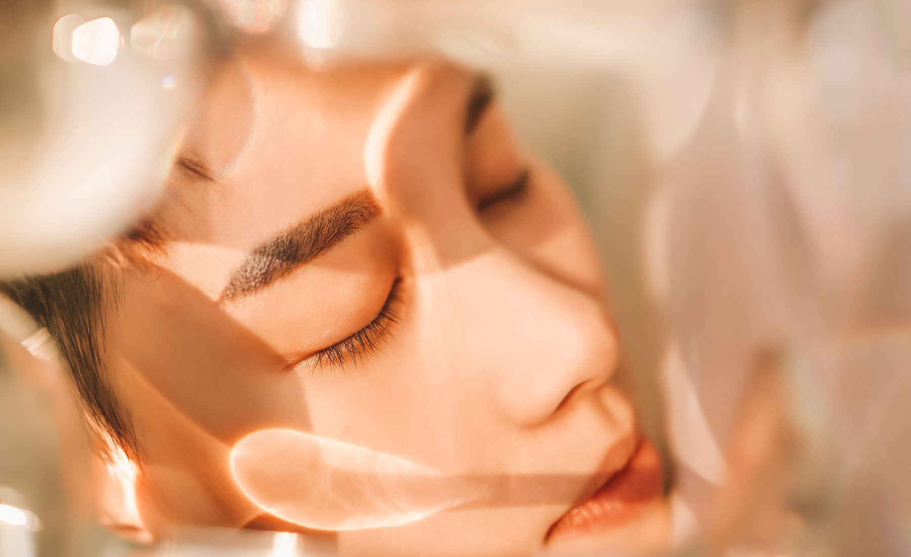 8 façons dont votre peau reflète votre stress et comment la calmer