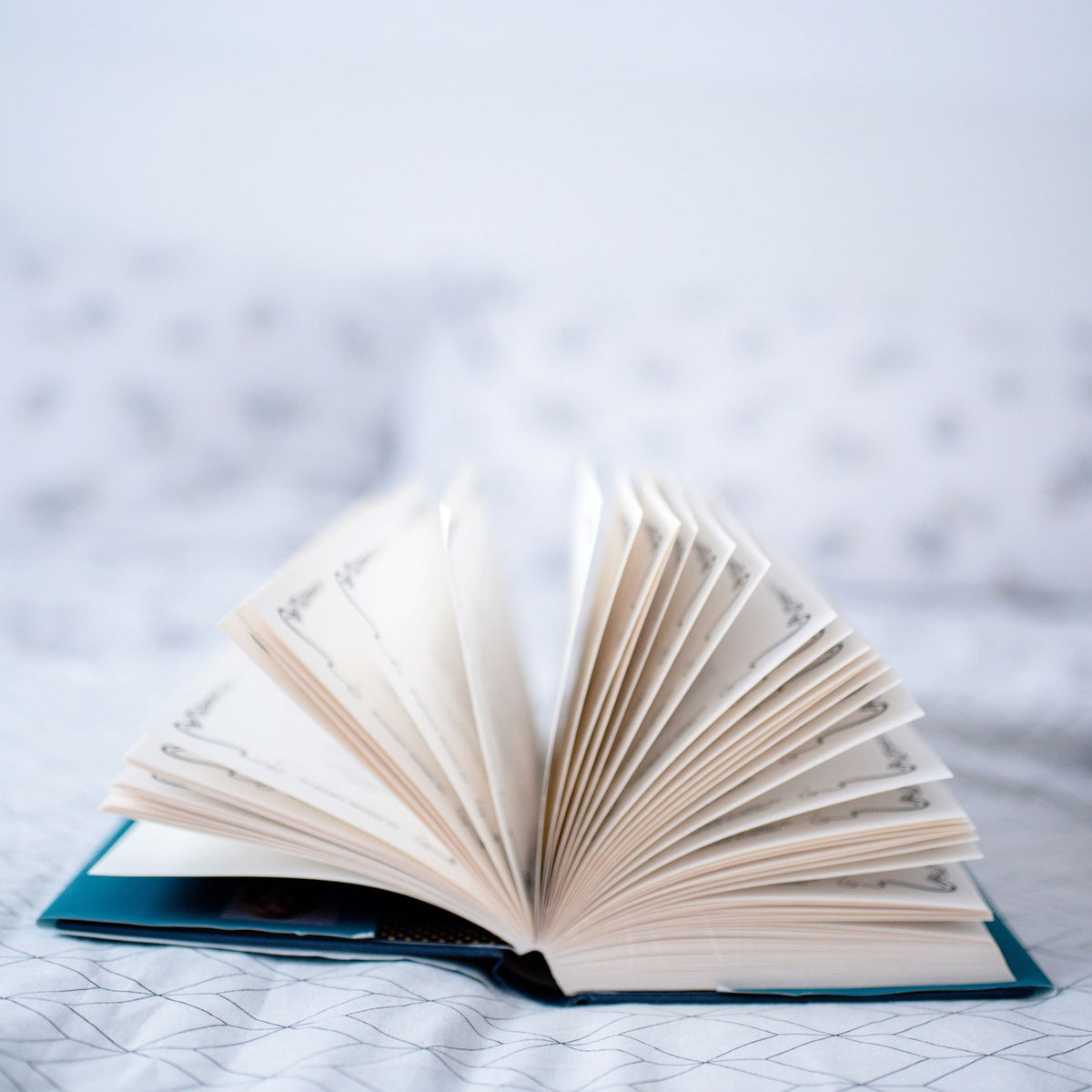 Quels sont les bienfaits d'un livre personnalisé et pourquoi faudrait-il  qu'ils lisent un peu chaque jour ? - Blog Materlu